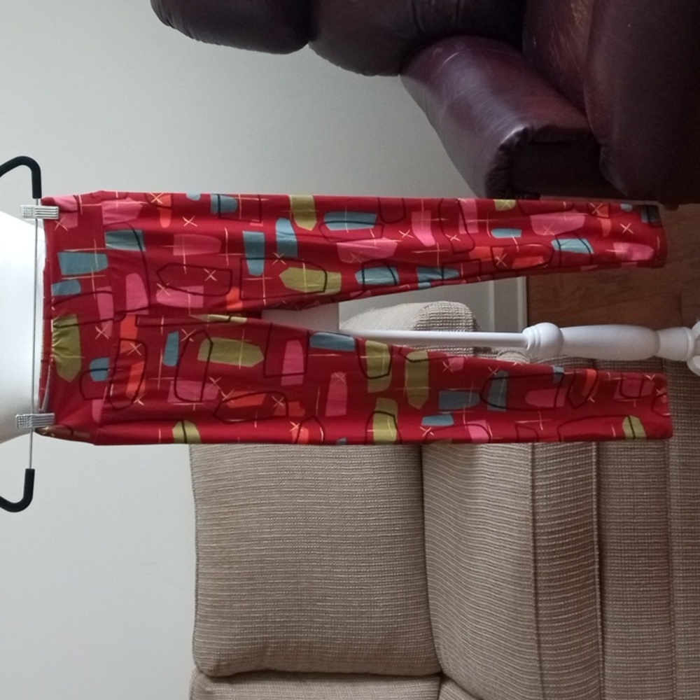 LuLaRoe one size poly/spandex STRETCH, NWOT wide elastic waist band.